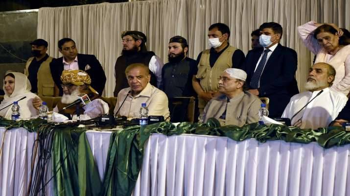 حکومت نے سپریم کورٹ کا بائیکاٹ کردیا، فل کورٹ نہ بنانے کا فیصلہ مسترد کرنے کا اعلان 