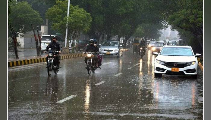 مون سون کے چوتھے سپیل کا آغاز، لاہور سمیت مختلف علاقوں میں بارش