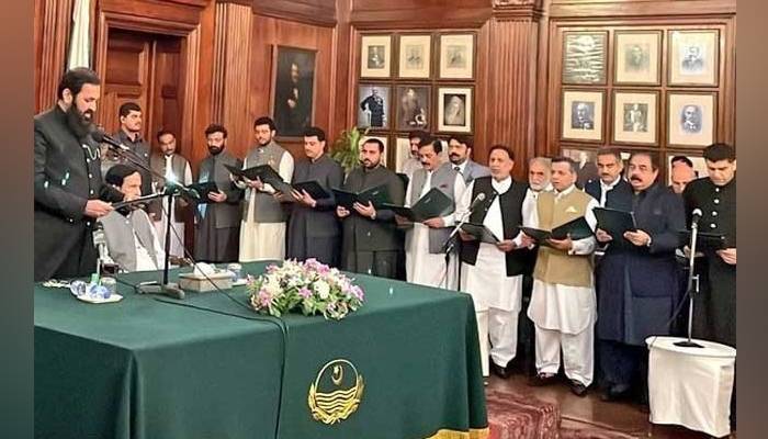 پنجاب کابینہ کے ارکان نے حلف اٹھا لیا