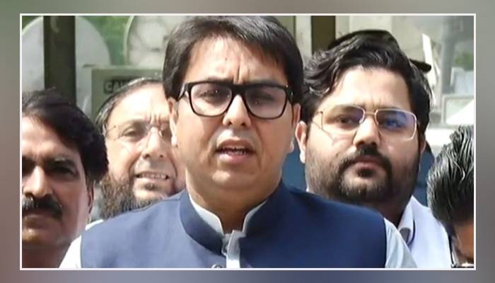 رہنما پی ٹی آئی شہباز گل کو گرفتار کرلیا گیا
