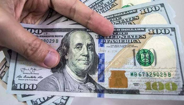 انٹر بینک میں ڈالر کی قیمت میں 2 روپے 41 پیسے کی کمی