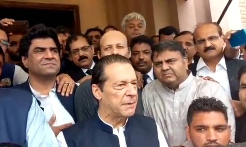 فیصلے کرنے اور کروانے والوں کو ملک کے بارے میں سوچنا چاہئے: عمران خان 