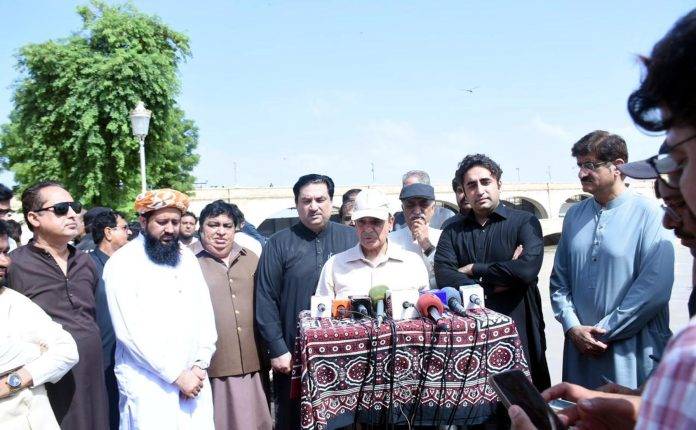 وزیر اعظم کا سندھ کے سیلاب متاثرین کیلئے 15 ارب کی امداد کا اعلان 