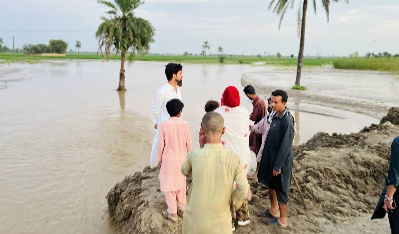 ڈیرہ غازی خان کے سیلاب زدہ علاقوں میں پانی کی سطح کم ہونا شروع