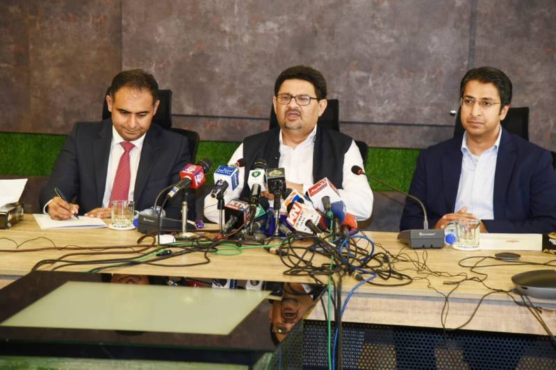 بھارت سے تجارت کے حق میں ہوں، وزیر اعظم سے بات کروں گا: مفتاح اسماعیل 