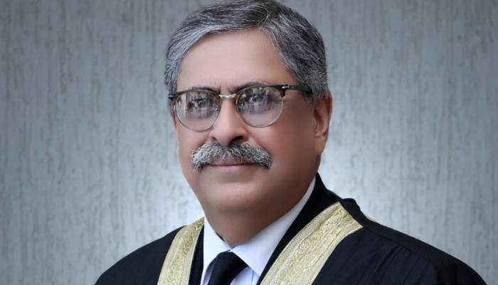 عمران خان پبلک میں کیسے کہہ سکتے ہیں کہ کوئی آرمی چیف محب وطن ہے یا نہیں: چیف جسٹس اطہر من اللہ