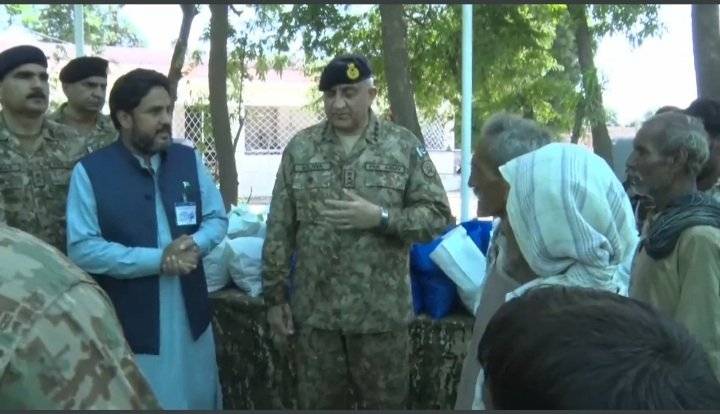 آرمی چیف کا اندرون سندھ سیلاب متاثرہ علاقوں کا دورہ 
