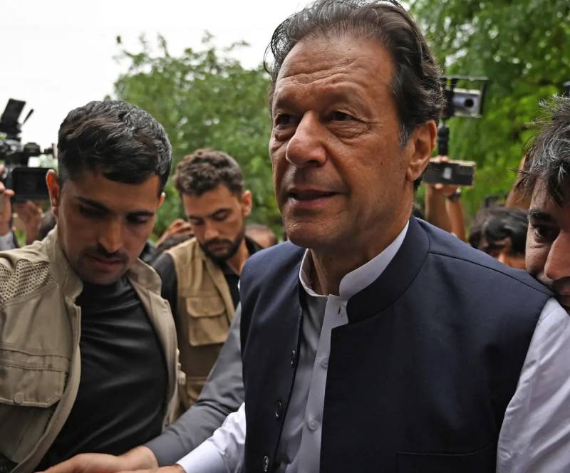 چور نواز شریف اور دہشتگرد الطاف حسین سے میرا موازنہ نہ کریں: عمران خان