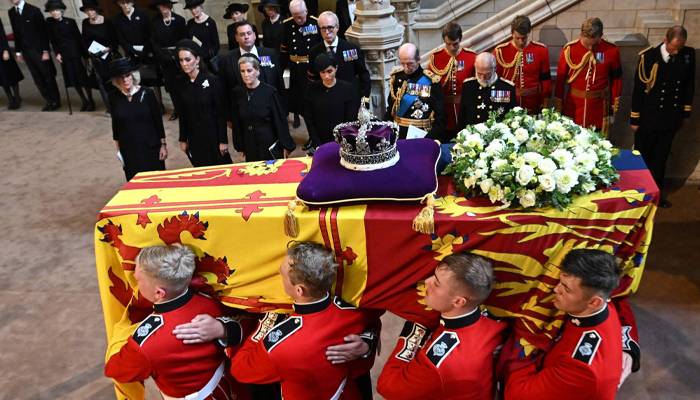 آنجہانی ملکہ الزبتھ کی تدفین شاہی چرچ ویسٹ منسٹر ایبے میں کی جائے گی