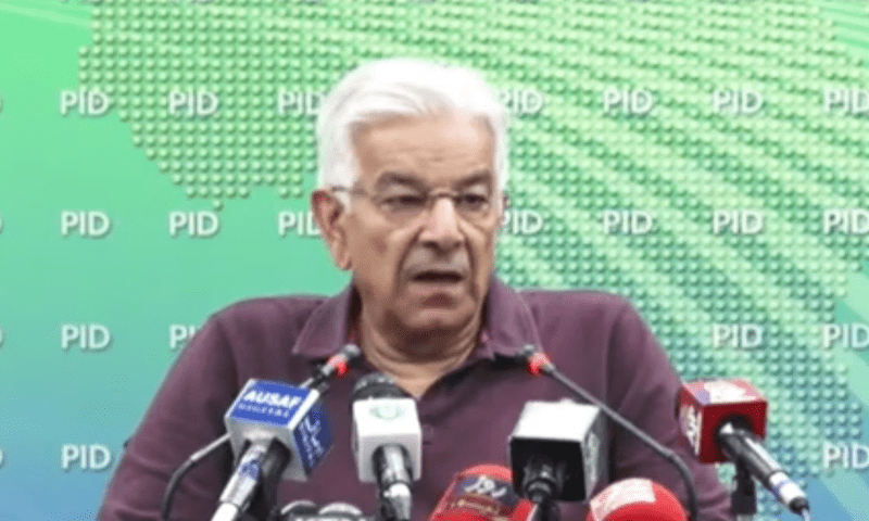 عمران خان آرمی چیف کی تعیناتی کو متنازعہ بنانا چاہتے ہیں: خواجہ آصف