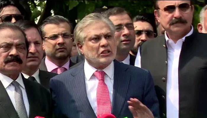 ڈالر کی قیمت 200 روپے سے کم اور ملکی معیشت بہتر ہو گی: اسحاق ڈار