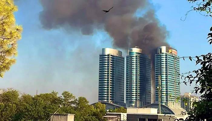 اسلام آباد کے شاپنگ مال میں آتشزدگی کی تحقیقات کیلئے کمیٹی قائم