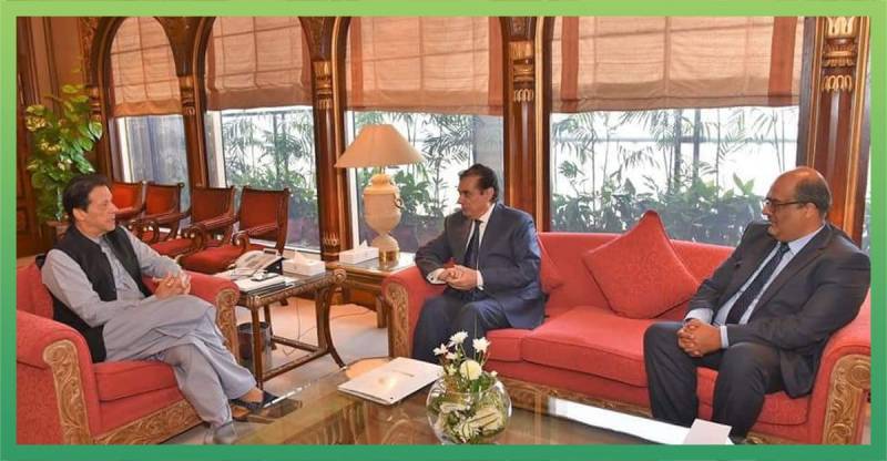 عمران خان کے سابق مشیر احتساب شہزاد اکبر کے گرد گھیرا تنگ ، نیب نے 20 اکتوبر کو طلب کرلیا