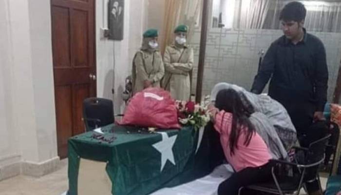سینئر صحافی ارشد شریف کا جسد خاکی اسلام آباد پہنچا دیا گیا