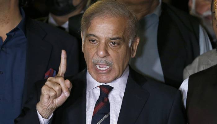 کشمیریوں کو حق خودارادیت ملنے تک چین سے نہیں بیٹھیں گے: وزیراعظم