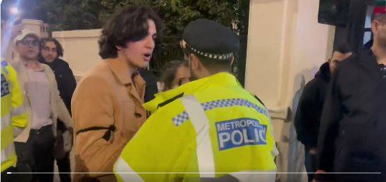 برطانیہ میں پی ٹی آئی کے متحرک کارکن شایان علی کو لندن پولیس نے گرفتار کرلیا