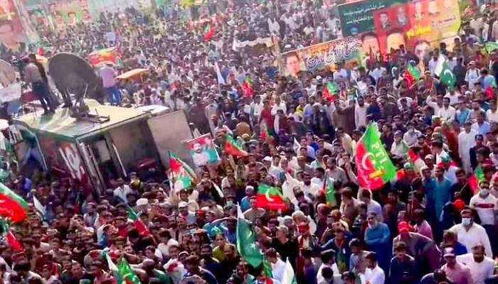 پی ٹی آئی کے لانگ مارچ کا دوسرا دن، ٹریفک پولیس کا ایڈوائزری پلان جاری