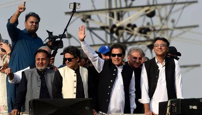 چیف جسٹس اعظم سواتی کے بیان پر ایکشن لیں، شہباز گل پر بھی تشدد کیا گیا: عمران خان