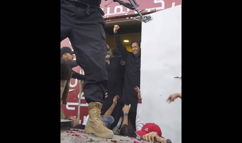 جھکوں گا نہیں، ڈٹ کر مقابلہ کروں گا، عمران خان کا زخمی ہونے کے بعد پہلا بیان