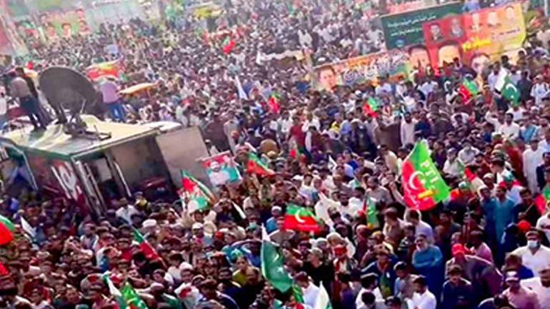 پی ٹی آئی کے حقیقی آزادی لانگ مارچ کا آج وزیر آباد سے آغاز کیا جائے گا