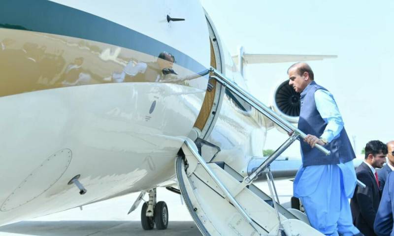 نواز شریف سے آرمی چیف کی تعیناتی پر مشاورت کرکے وزیراعظم شہباز شریف وطن پہنچ گئے
