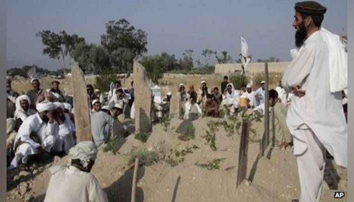 افغانستان میں 3 خواتین سمیت 12افراد کو مختلف جرائم پر کوڑے مارے گئے 