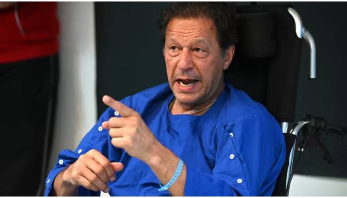 کل راولپنڈی اس لیے جانا ہے کہ ملک میں یہ فیصلہ کن وقت ہے: عمران خان