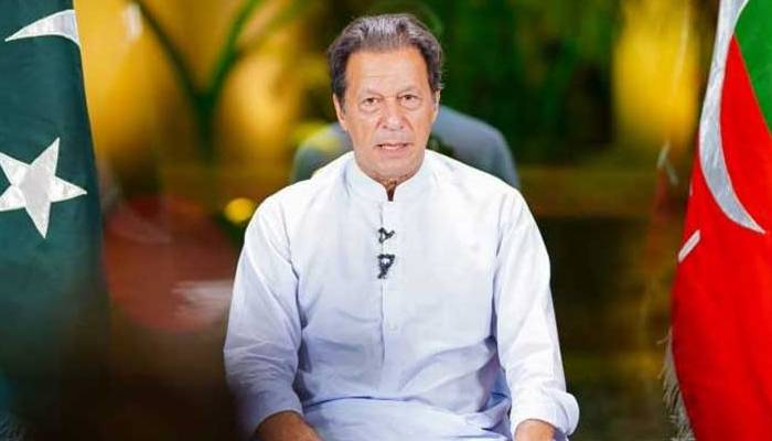 ہماری برآمدات میں کمی ہو رہی ہے، پاکستان کی بزنس کمیونٹی کی خاموشی پر حیرت ہے: عمران خان