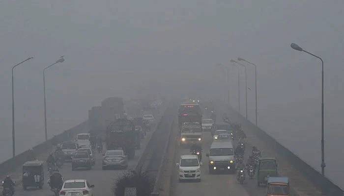 فضائی آلودگی سے بیمار ہونے والوں میں کراچی کی عوام سر فہرست ہے: طبی ماہرین