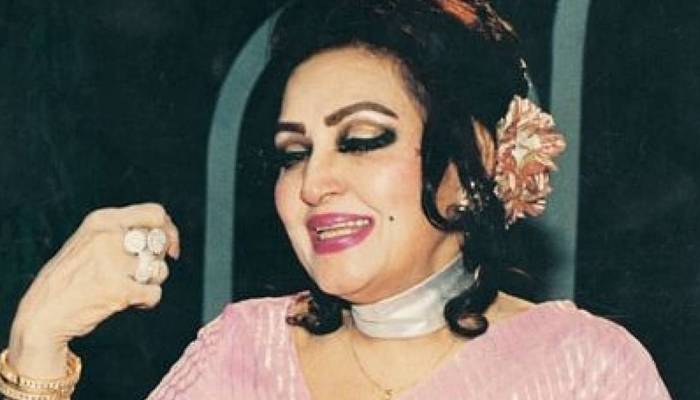 ملکہ ترنم نور جہاں کو مداحوں سے بچھڑ ے 22 سال ہو گئے 