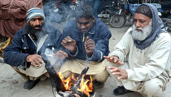 قلات میں درجہ حرارت منفی 2 ڈگری سینٹی گریڈ تک جا پہنچا 