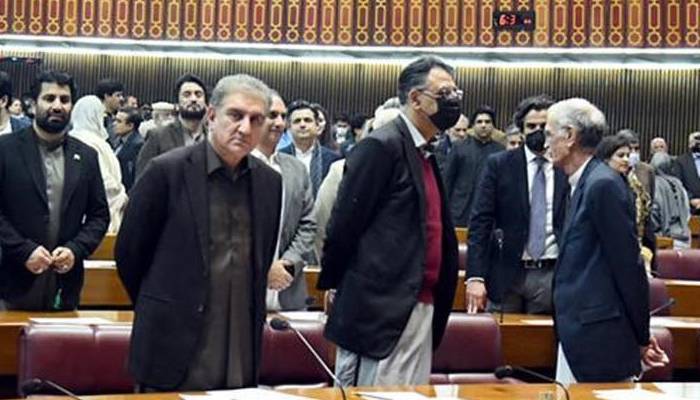 پی ٹی آئی کا وفد استعفوں کے معاملے پر آج اسپیکر قومی اسمبلی سے ملاقات کرے گا 