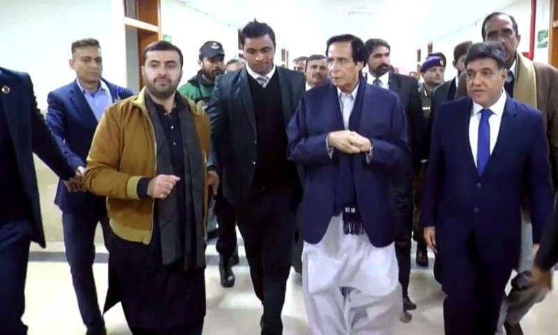 عمران خان سچا اور کھرا آدمی ہے، اس کے ساتھ کھڑے ہیں: وزیراعلیٰ پنجاب
