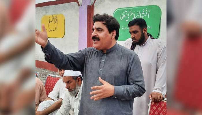 پی ٹی آئی چھوڑنے والے رکن اسمبلی ناصر خان موسیٰ زئی کے حجرے پر دستی بم حملہ