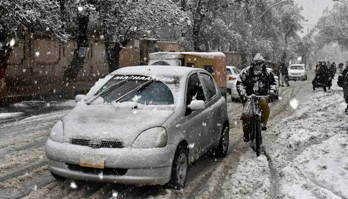 ملک بھر میں بارشوں اور برفباری کا نیا اسپیل شروع ہونے کو تیار ،دھند کا راج بھی برقرار