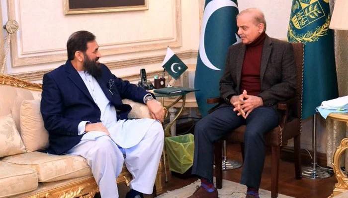 گورنر کی وزیراعظم سے ملاقات، پنجاب کی سیاسی صورتحال پر تبادلہ خیال