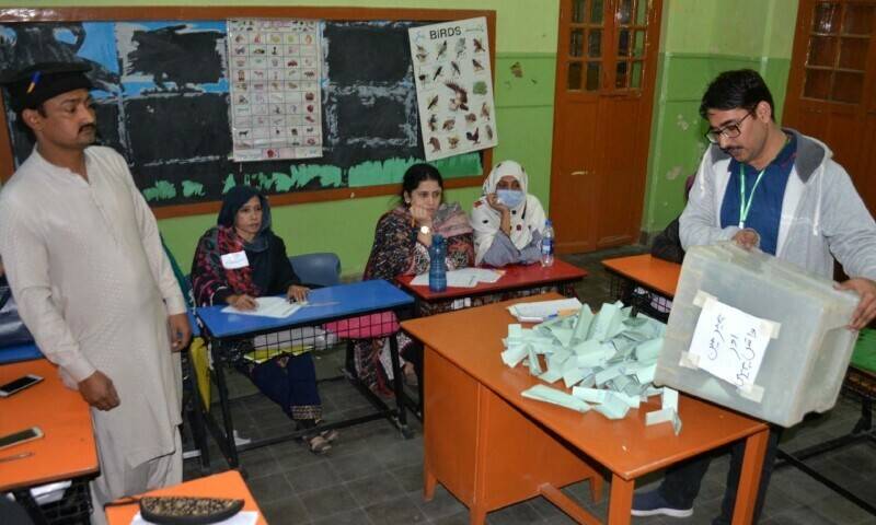 کراچی بلدیاتی انتخابات: نتائج میں غیرمعمولی تاخیر، پی پی اور جماعت اسلامی کے جیت کےدعوے , 116 یوسیز کا رزلٹ آگیا