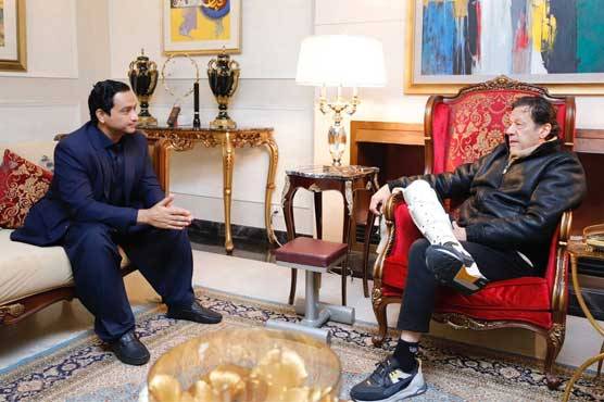 کراچی میں عمران خان کا بیانیہ پٹ گیا، پی ٹی آئی میئر کے امیدوار خرم شیرزمان بھی ہار گئے 