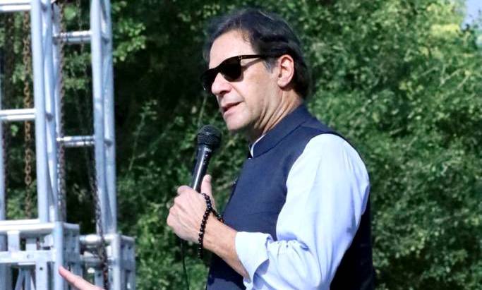 این اے 193 پر ضمنی الیکشن کیلئے عمران خان کے کاغذات نامزدگی حاصل کر لئے گئے