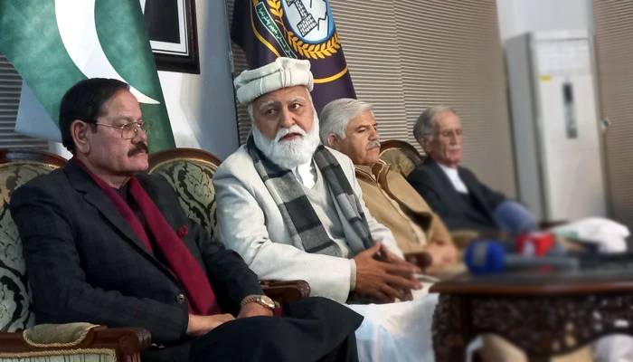 کے پی حکومت اور اپوزیشن نگران وزیراعلیٰ کیلئے اعظم خان کے نام پر متفق