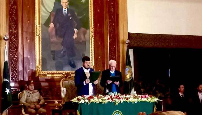 محمد اعظم خان نے نگران وزیراعلیٰ خیبرپختونخواہ کا منصب سنبھال لیا
