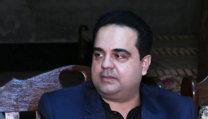 فوادچودھری کے بھائی فراز چودھری کو رہا کردیا گیا 