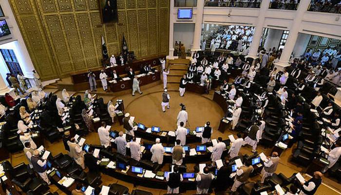 خیبرپختونخوا کی  پندرہ رکنی نگران کابینہ نے حلف ا ٹھا لیا 