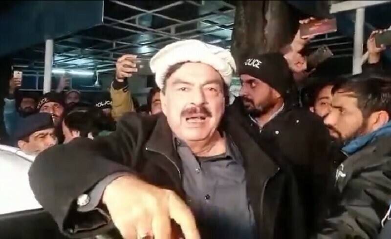 زرداری پر قتل کا الزام میں نے نہیں عمران خان نے لگایا : شیخ رشید ، اسلام آباد ہائیکورٹ میں ریلیف کیلئے درخواست 