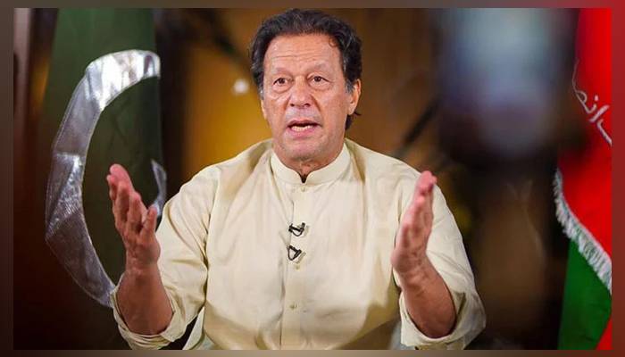 جنرل ریٹائرڈ باجوہ سپر کنگ تھے اور سب اختیارات بھی ان کے پاس تھے، عمران خان کا اعتراف