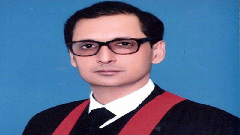 گورنر اہم عہدہ ہے ، اس کی عزت کرنی ہے، انتخابات کیلئے 90 دن انتظار کروں گا،حکم پر عملدر آمد نہ ہوا تو پھر دیکھوں گا: جسٹس جواد 