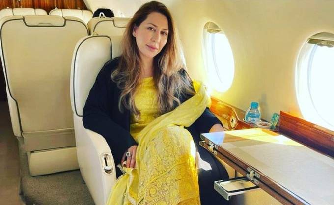 منی لانڈرنگ کیس، فرح گوگی شوہر سمیت ایف آئے اے طلب