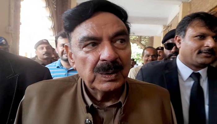  جیسے چالان کاٹ رہے ہیں لگتا ہے سسرال دوبارہ جانا پڑے گا،شیخ رشید