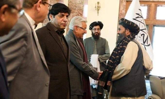 ڈی جی آئی ایس آئی کے ساتھ وزیر دفاع کا اہم دورہ افغانستان، نائب وزیر اعظم سے ملاقات 