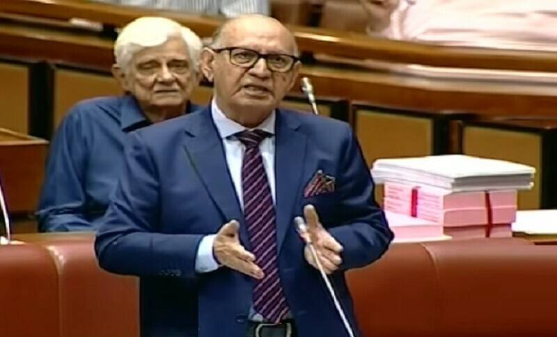 آئین آمرانہ دور میں بھی دستک دیتا رہا  لیکن اسے دھکے دے کر نکال دیا گیا: چیف جسٹس کے ریمارکس پر عرفان صدیقی کا رد عمل 